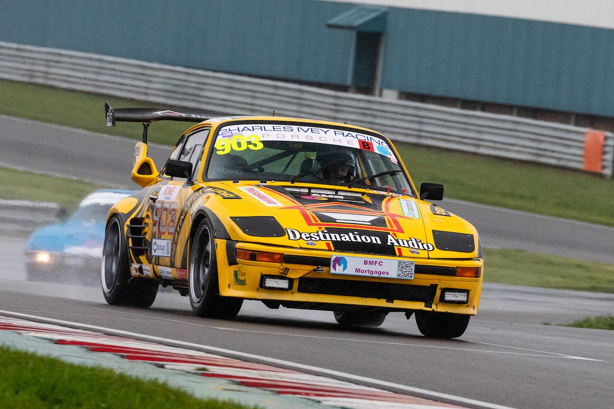 VANHAUEN RACING at Donington Park 2024 - Running in the wet, with spray coming off the circuit. © Sean Mulcahy Photographic 2024